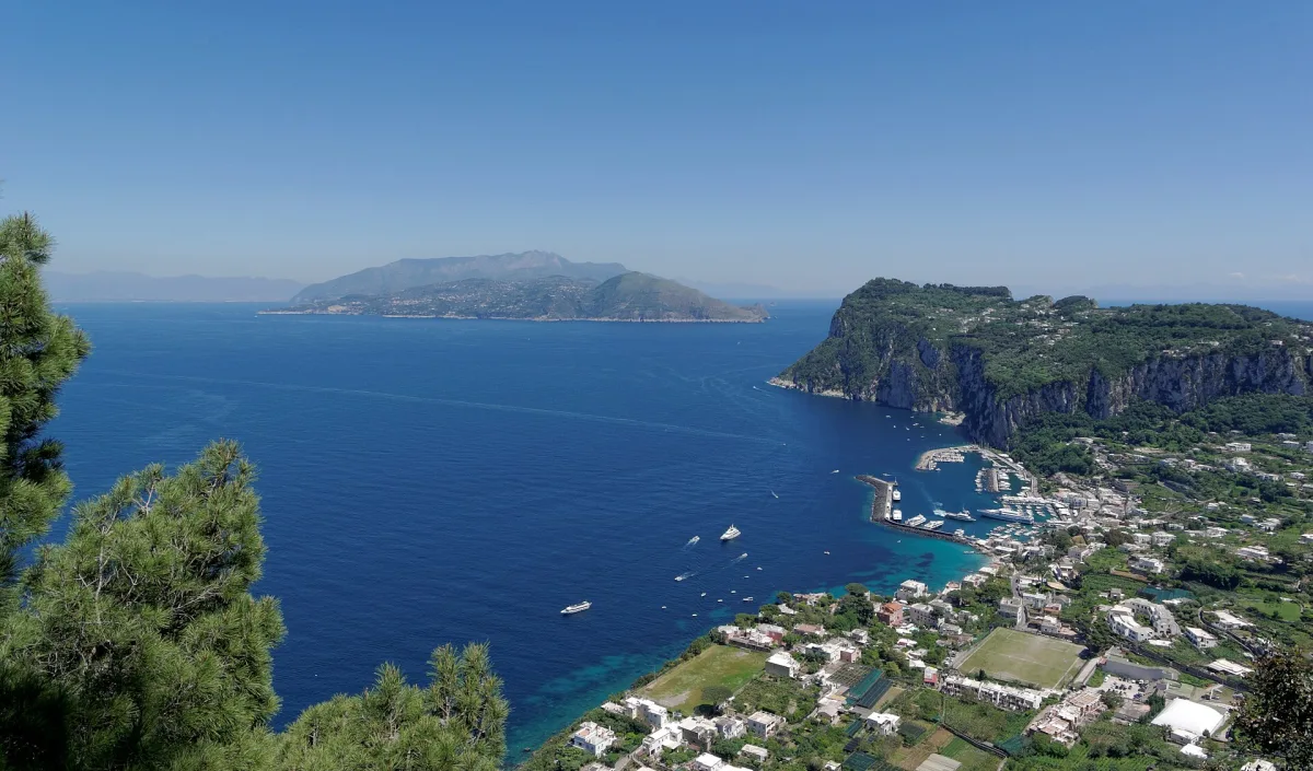 Come raggiungere Capri da Sorrento: orari e consigli utili
