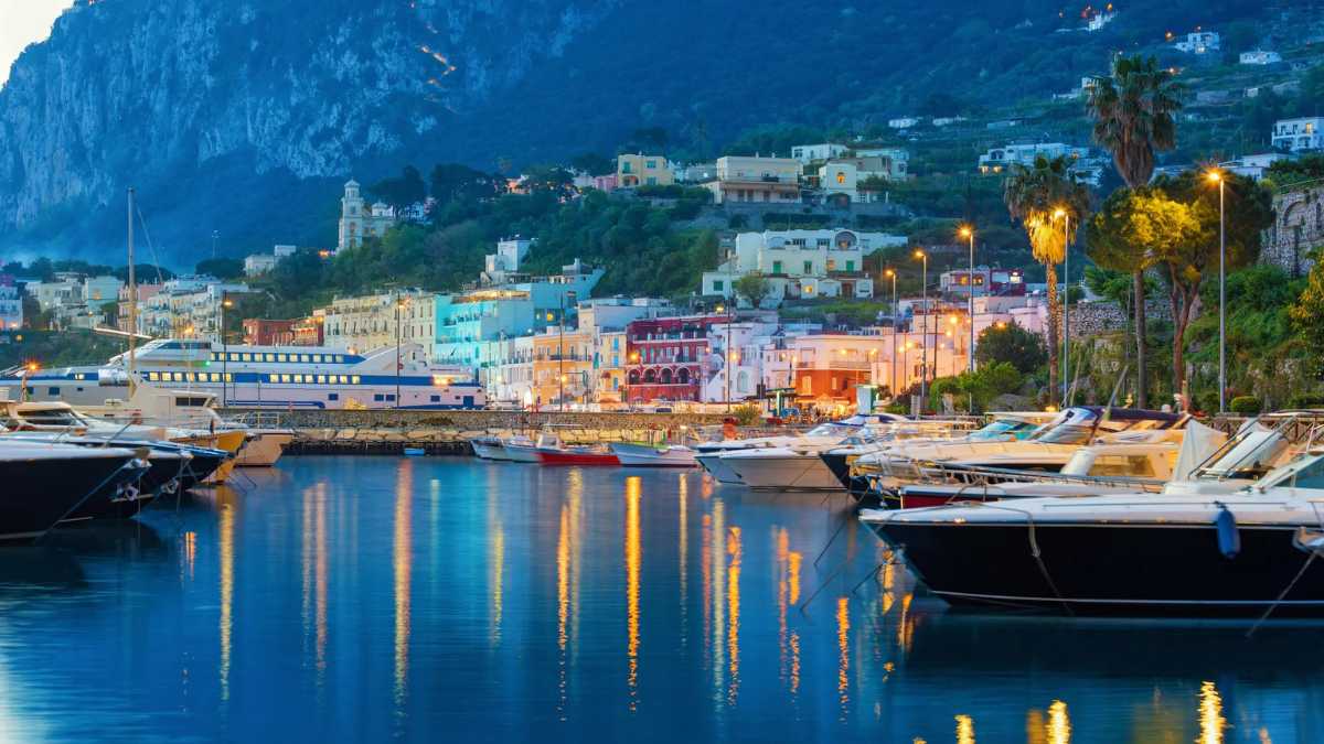 Cosa fare la sera a Capri: locali, passeggiate e viste panoramiche