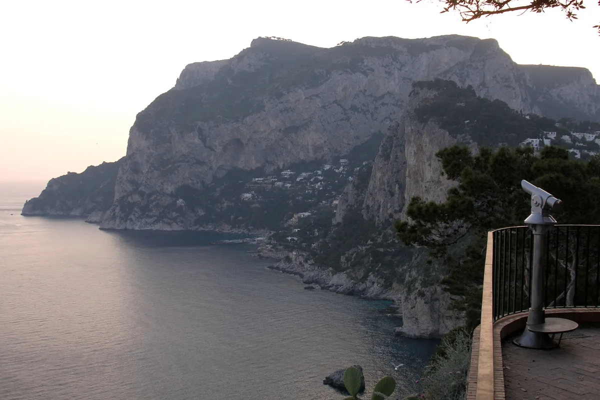 Dove mangiare a Capri spendendo poco: indirizzi veri e consigli pratici